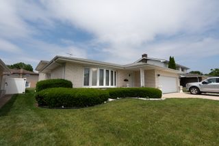 10916 Kingston Street, Westchester, IL 60154