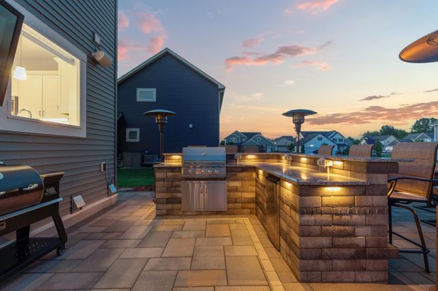 17821 Meadows Way SE, Prior Lake, MN 55372