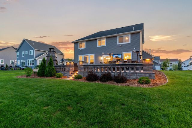 17821 Meadows Way SE, Prior Lake, MN 55372