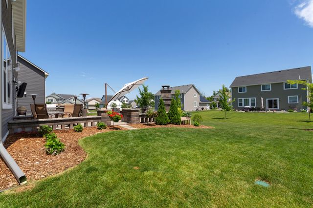 17821 Meadows Way SE, Prior Lake, MN 55372