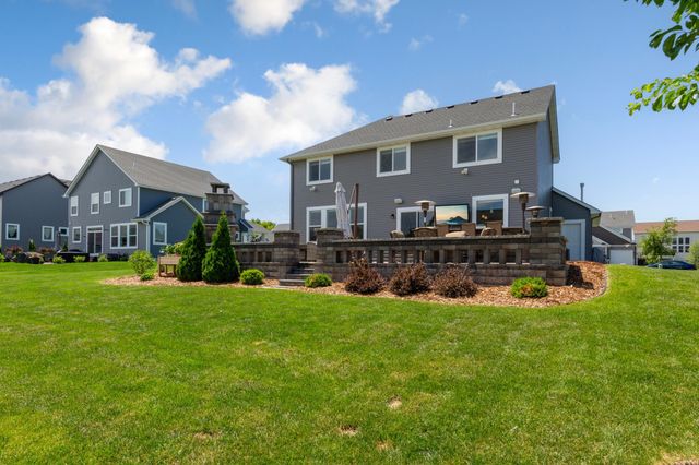 17821 Meadows Way SE, Prior Lake, MN 55372