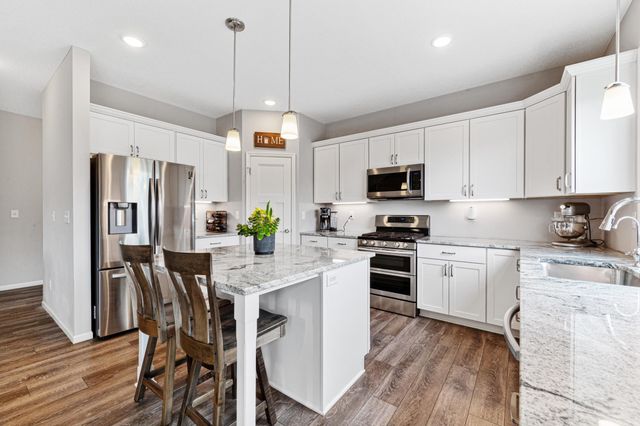 17821 Meadows Way SE, Prior Lake, MN 55372