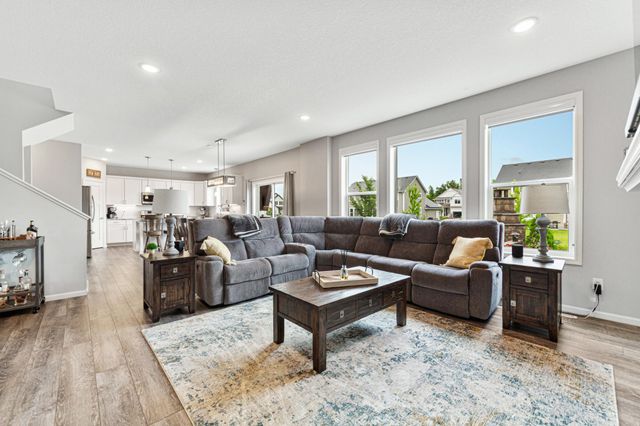17821 Meadows Way SE, Prior Lake, MN 55372