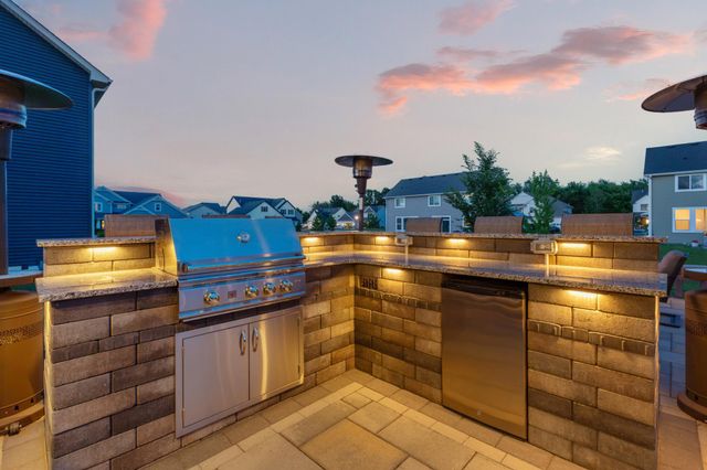 17821 Meadows Way SE, Prior Lake, MN 55372