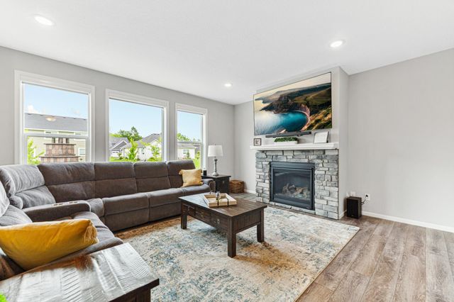 17821 Meadows Way SE, Prior Lake, MN 55372
