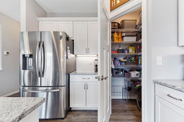 17821 Meadows Way SE, Prior Lake, MN 55372