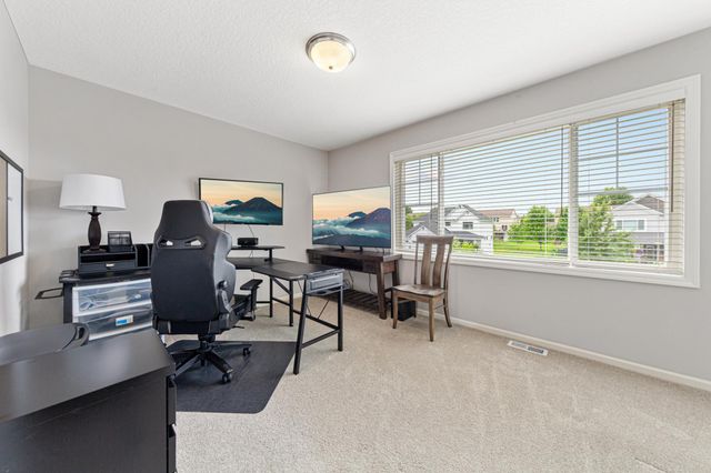 17821 Meadows Way SE, Prior Lake, MN 55372