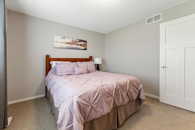 17821 Meadows Way SE, Prior Lake, MN 55372