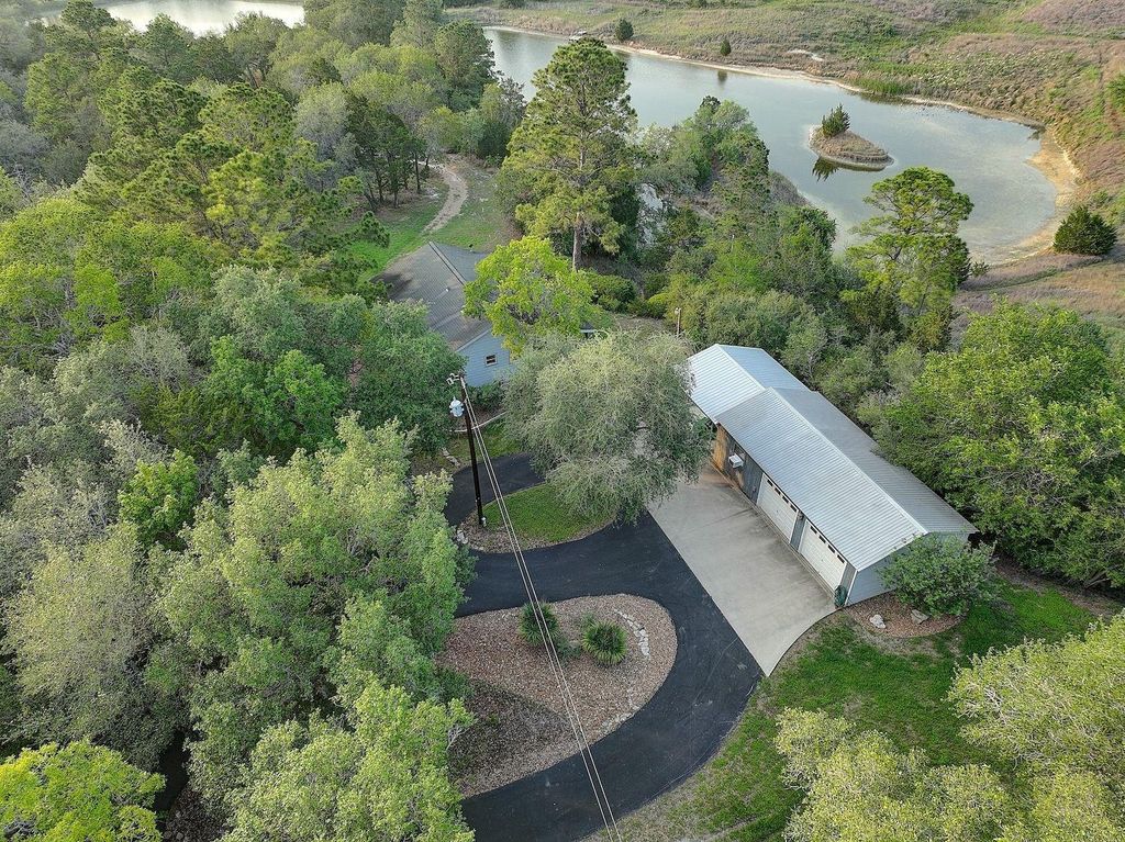 4540 Creamer Creek Road, La Grange, TX 78945