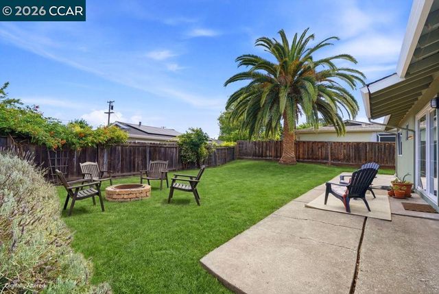 3537 Thunderbird Dr, Concord, CA 94520