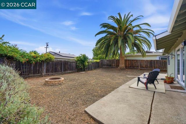 3537 Thunderbird Dr, Concord, CA 94520