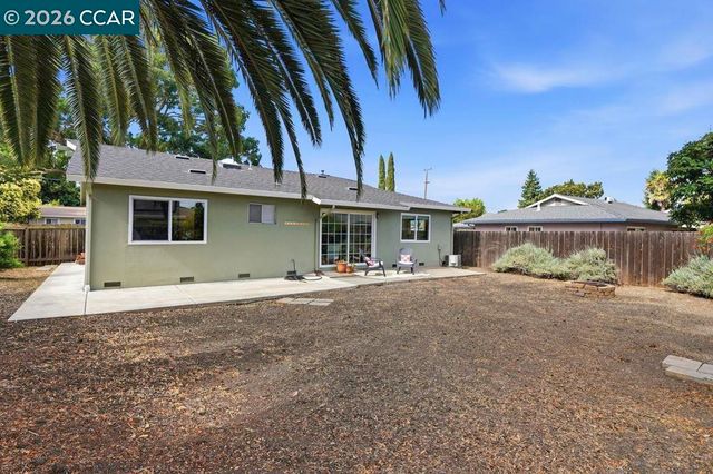 3537 Thunderbird Dr, Concord, CA 94520