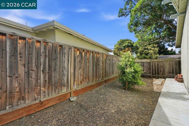 3537 Thunderbird Dr, Concord, CA 94520