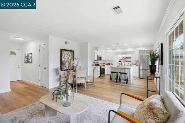 3537 Thunderbird Dr, Concord, CA 94520