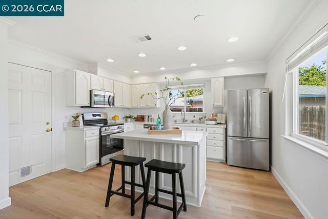 3537 Thunderbird Dr, Concord, CA 94520