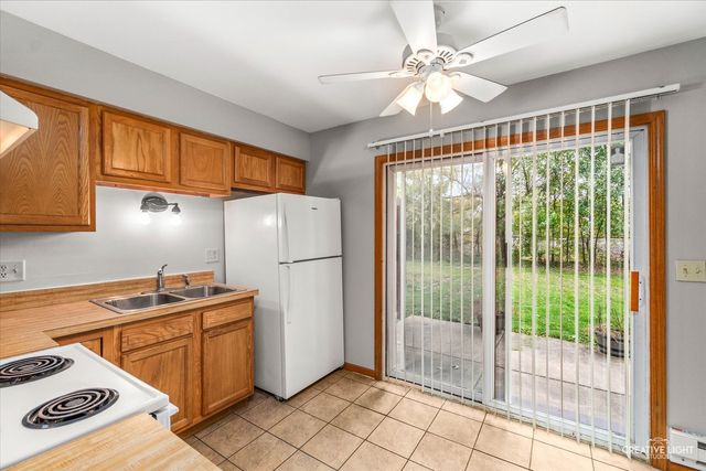 627 James Street, Hinckley, IL 60520