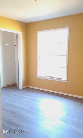 745 Woodlake Drive, Jackson, MS 39206