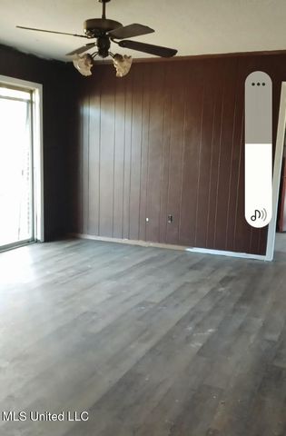 745 Woodlake Drive, Jackson, MS 39206