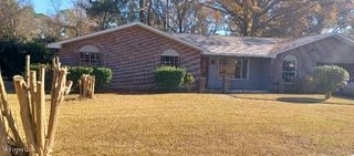 745 Woodlake Drive, Jackson, MS 39206
