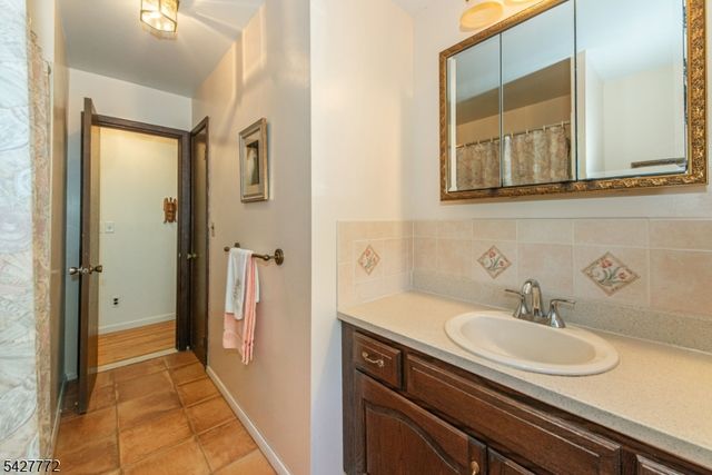 57 Lounsberry Hollow Rd, Vernon Twp., NJ 07461