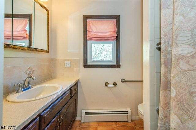 57 Lounsberry Hollow Rd, Vernon Twp., NJ 07461