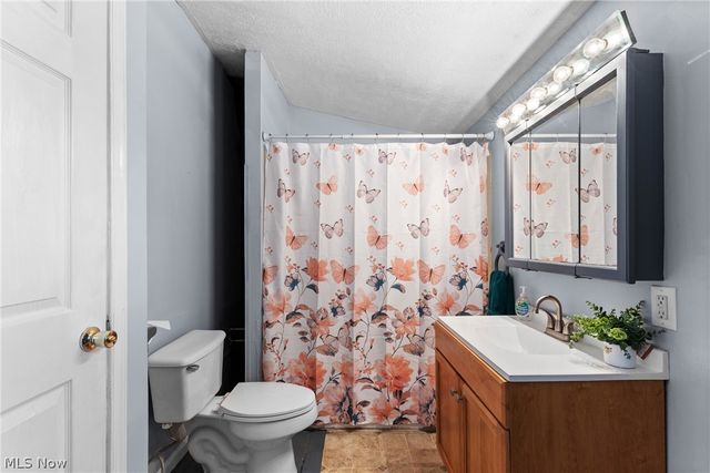 160 S Sugar Street, St Clairsville, OH 43950