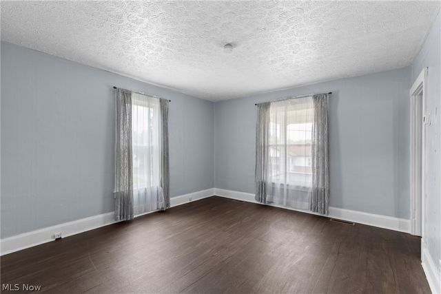 160 S Sugar Street, St Clairsville, OH 43950