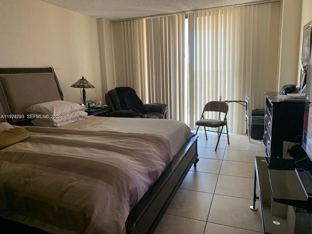 8877 Collins Avenue 506, Surfside, FL 33154