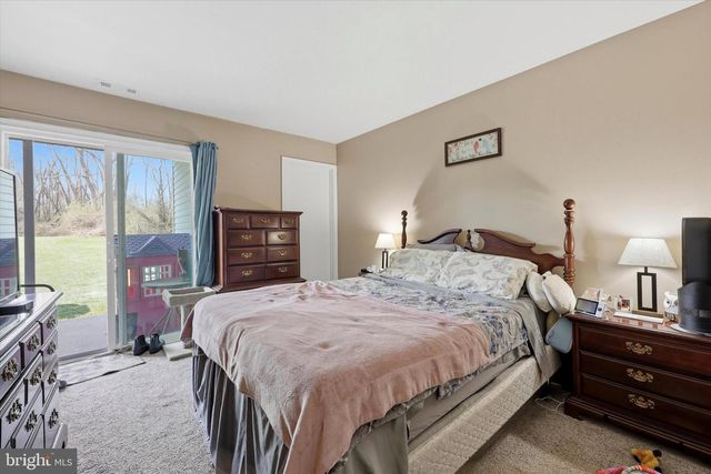 206 KNOLL DR, Blackwood, NJ 08012