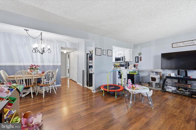 206 KNOLL DR, Blackwood, NJ 08012