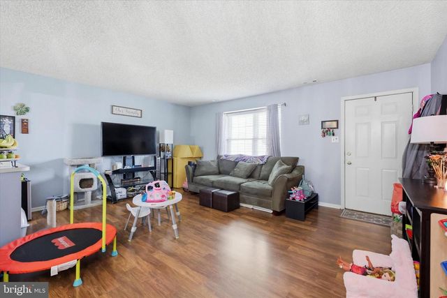 206 KNOLL DR, Blackwood, NJ 08012