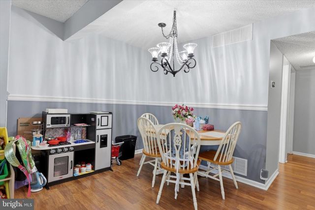 206 KNOLL DR, Blackwood, NJ 08012