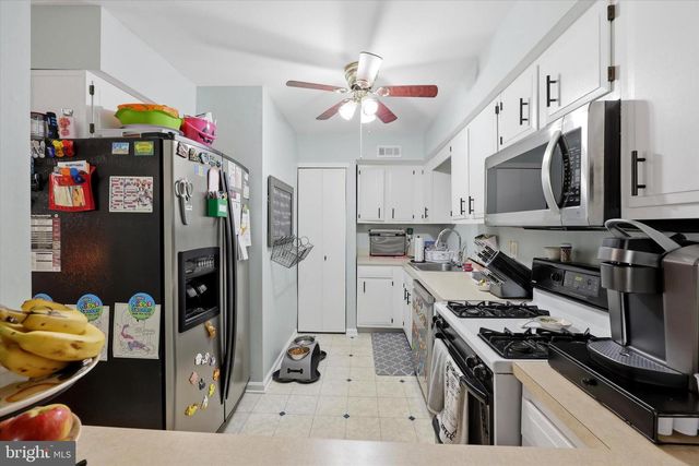 206 KNOLL DR, Blackwood, NJ 08012