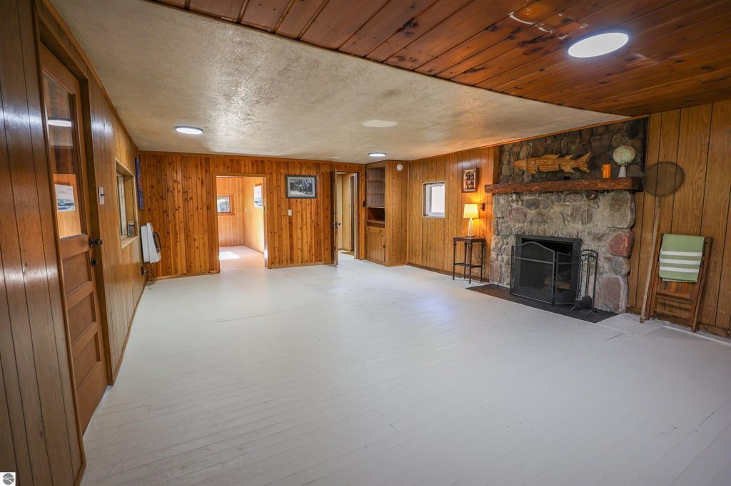 Image 11 of property listing at 2706 Newatch Avenue, Grayling, MI 49738