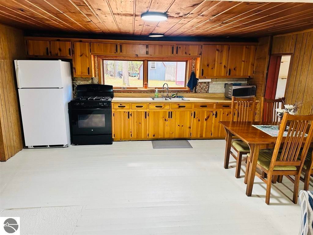 Image 13 of property listing at 2706 Newatch Avenue, Grayling, MI 49738