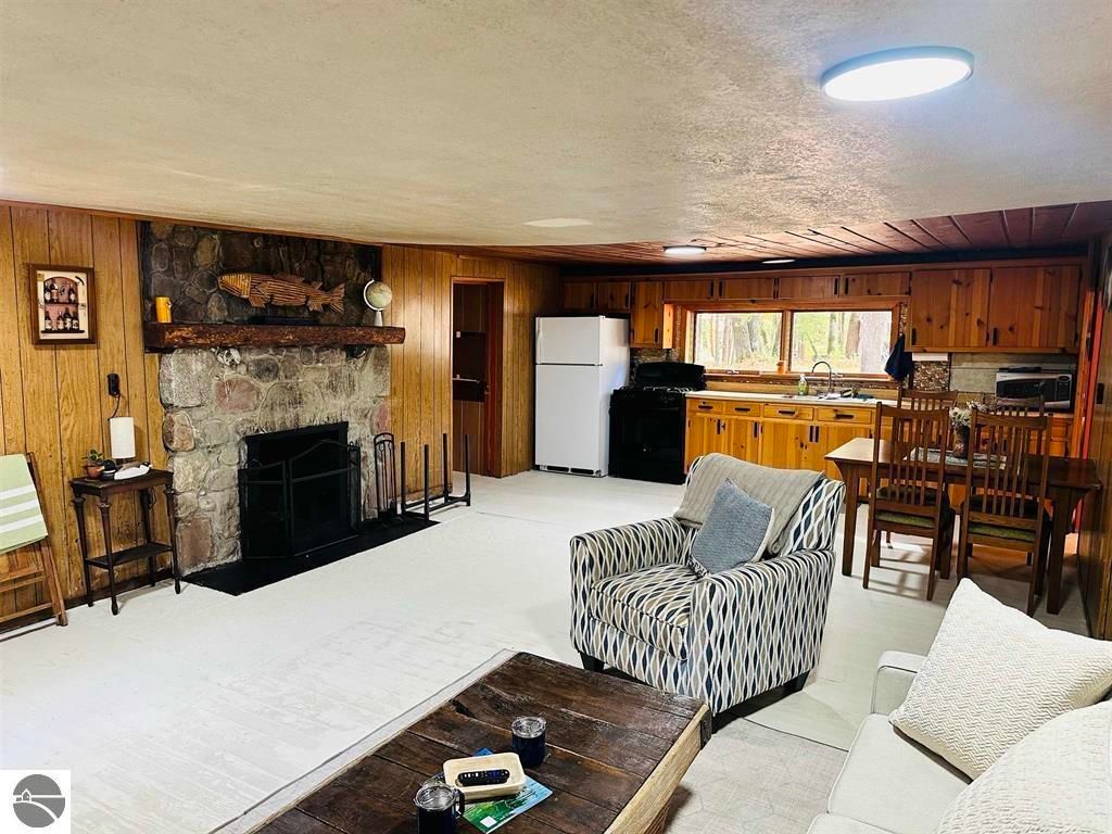 Image 7 of property listing at 2706 Newatch Avenue, Grayling, MI 49738