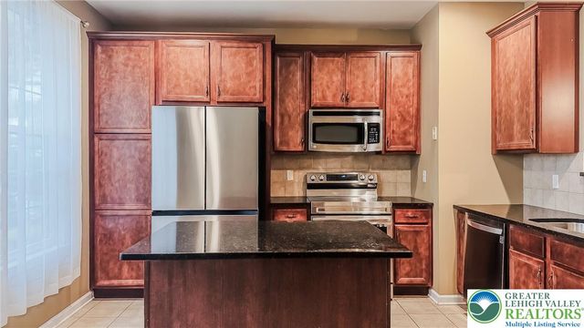1508 Brookstone Place, Hellertown Boro, PA 18055