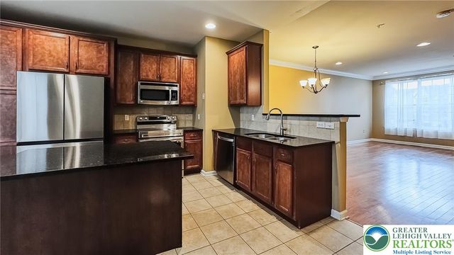 1508 Brookstone Place, Hellertown Boro, PA 18055