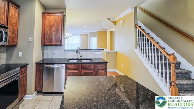 1508 Brookstone Place, Hellertown Boro, PA 18055