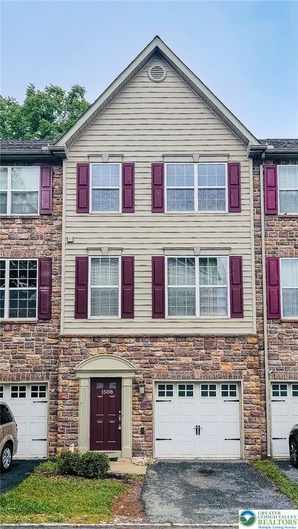 1508 Brookstone Place, Hellertown Boro, PA 18055