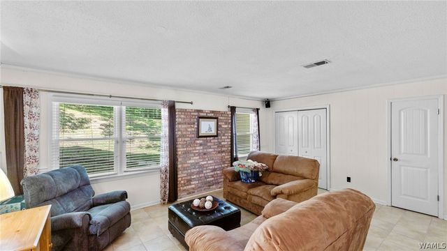 5605 Northwood Lake E, Northport, AL 35473
