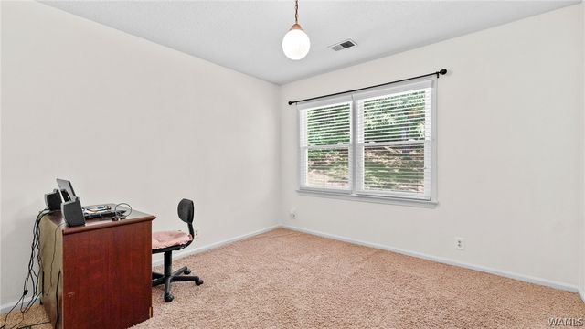 5605 Northwood Lake E, Northport, AL 35473