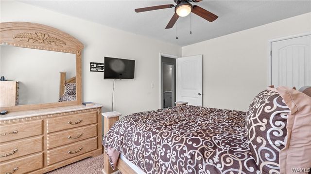 5605 Northwood Lake E, Northport, AL 35473