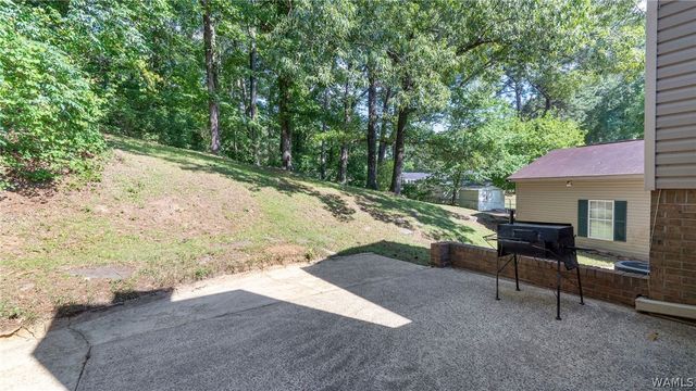 5605 Northwood Lake E, Northport, AL 35473