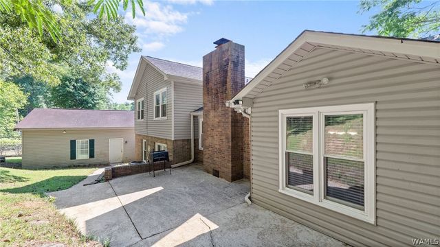 5605 Northwood Lake E, Northport, AL 35473