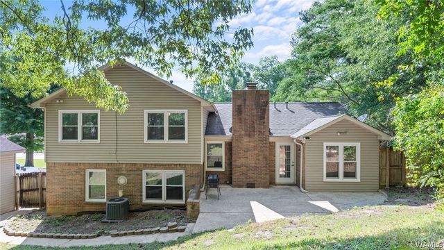 5605 Northwood Lake E, Northport, AL 35473