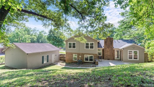 5605 Northwood Lake E, Northport, AL 35473