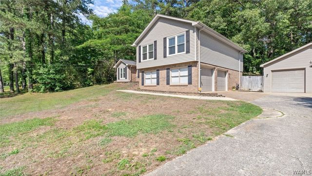 5605 Northwood Lake E, Northport, AL 35473