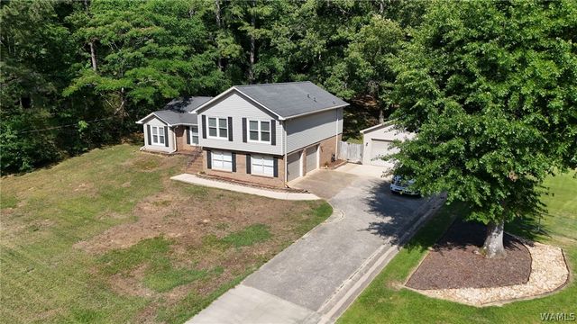 5605 Northwood Lake E, Northport, AL 35473