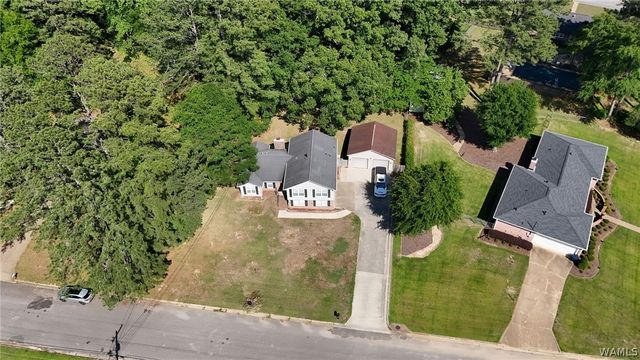 5605 Northwood Lake E, Northport, AL 35473